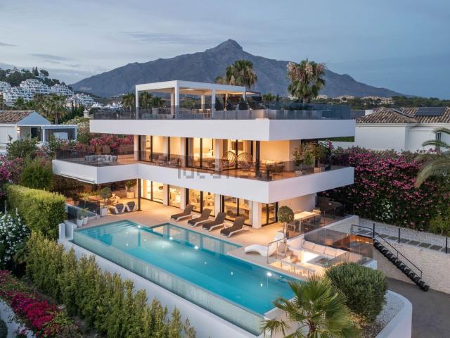 Chalet, Los Naranjos, Marbella