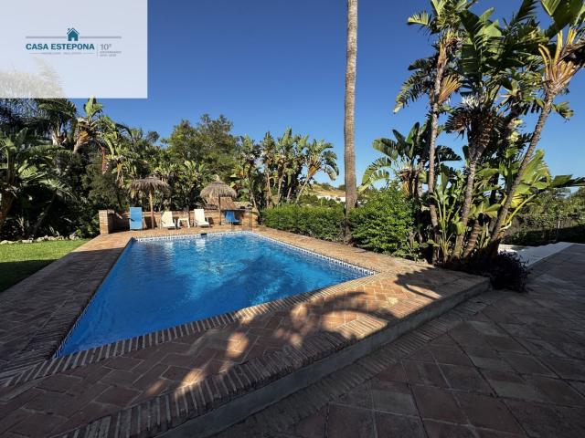 Chalet, Los Llanos, Estepona