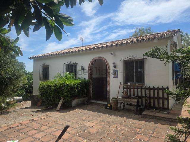 Chalet, Los Llanos, Estepona