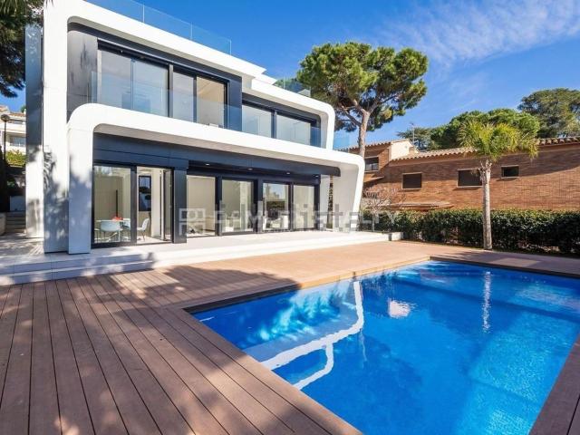 Chalet, Los Pinos Politur, Castell Platja d&apos Aro