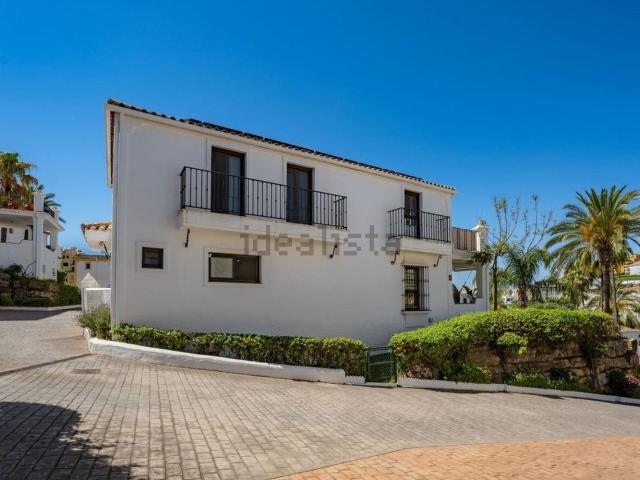 Chalet, La Concha Resina Golf, Estepona