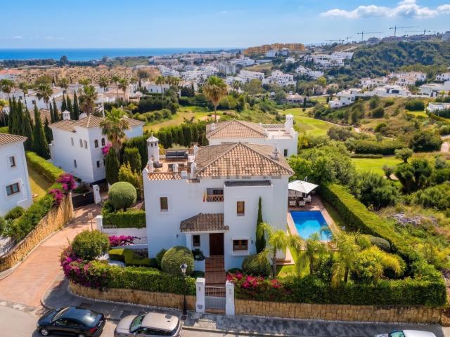 Chalet, La Concha Resina Golf, Estepona
