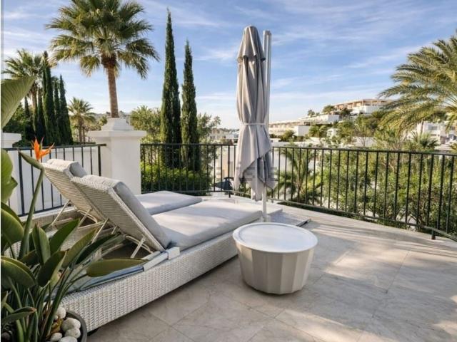Chalet, La Concha Resina Golf, Estepona