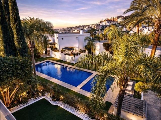 Chalet, La Concha Resina Golf, Estepona
