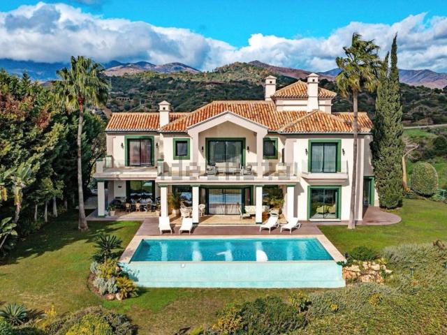 Chalet, La Concha Resina Golf, Estepona