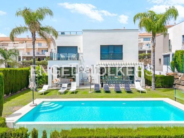 Chalet, La Concha Resina Golf, Estepona