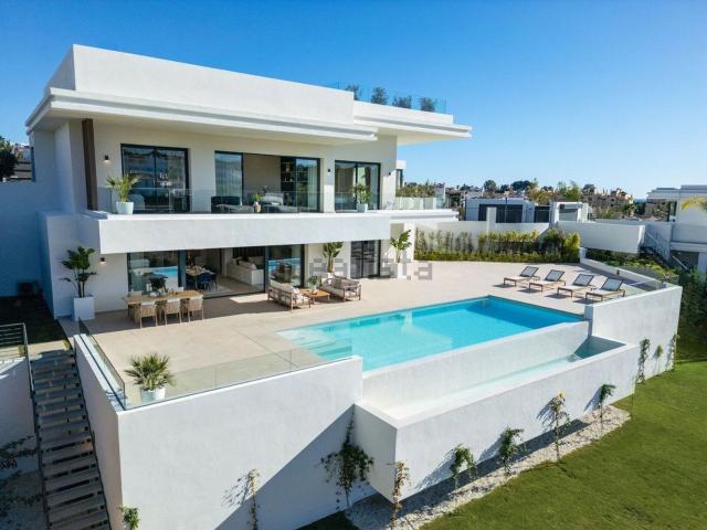 Chalet, La Concha Resina Golf, Estepona
