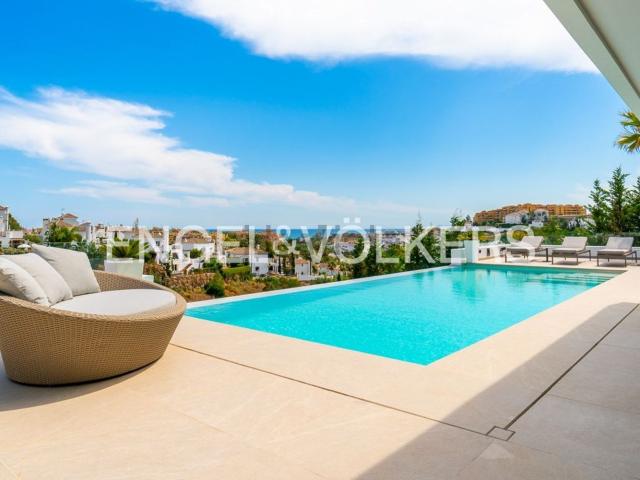 Chalet, La Concha Resina Golf, Estepona