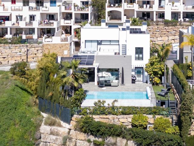 Chalet, La Concha Resina Golf, Estepona
