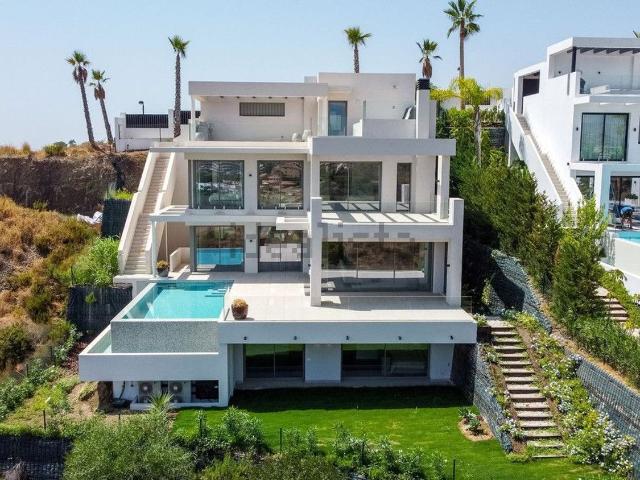 Chalet, La Concha Resina Golf, Estepona