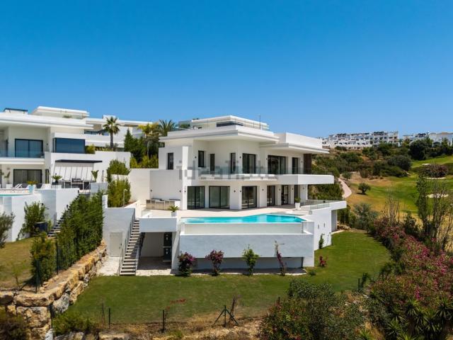Chalet, La Concha Resina Golf, Estepona