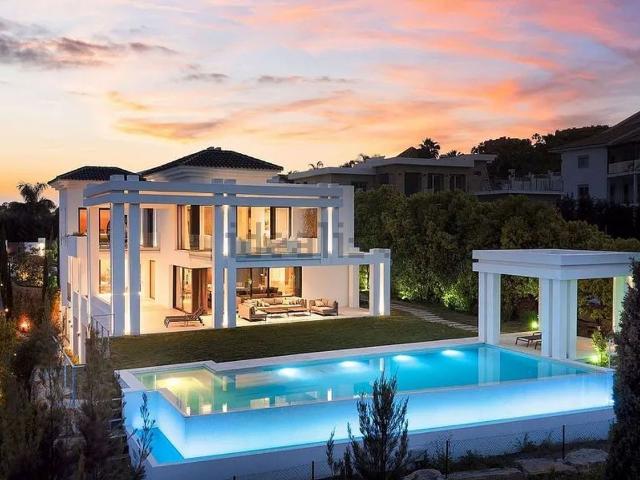 Chalet, La Concha Resina Golf, Estepona