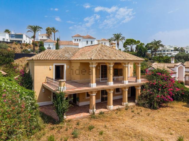 Chalet, La Concha Resina Golf, Estepona