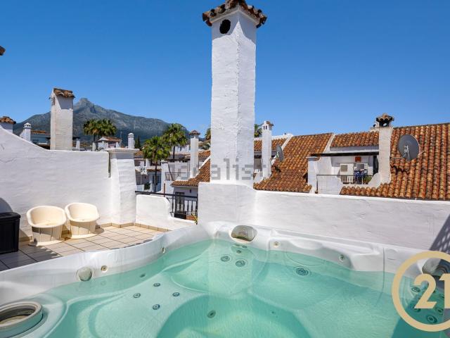 Chalet, La Dama de Noche La Alzambra, Marbella