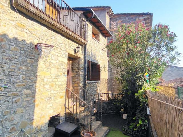 Chalet, La Fueva