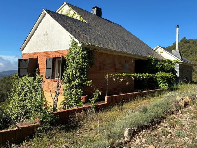 Chalet, La Llacuna
