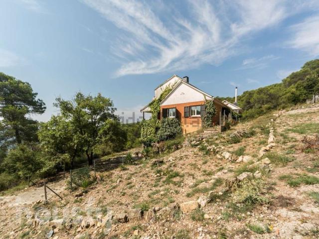 Chalet, La Llacuna