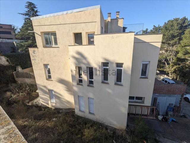 Chalet, La Llacuna