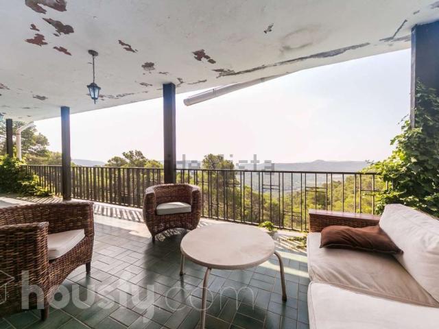 Chalet, La Llacuna