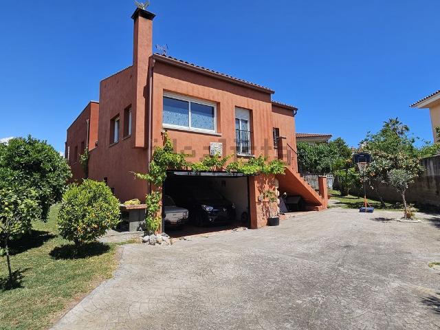 Chalet, La Secuita