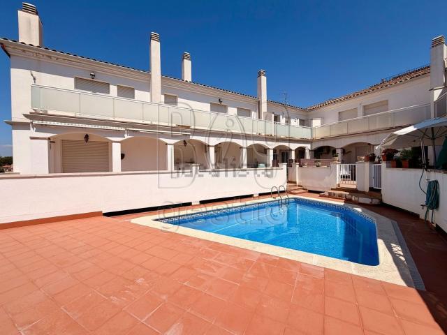 Chalet, La Pobla de Montornès