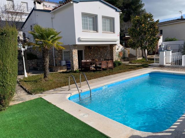 Chalet, La Pobla de Montornès