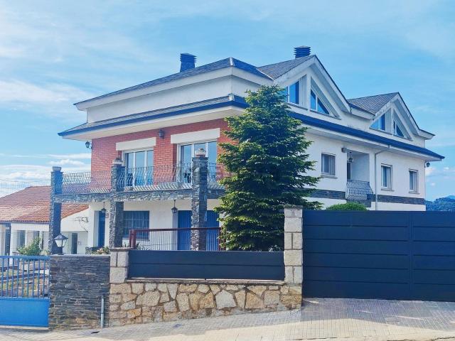 Chalet, La Roca del Vallès