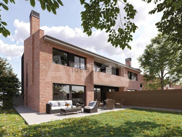 Chalet, La Roca del Vallès