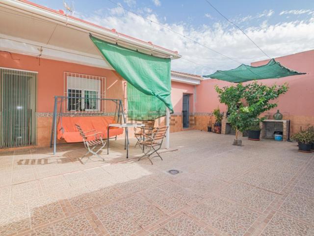 Chalet, Lachar