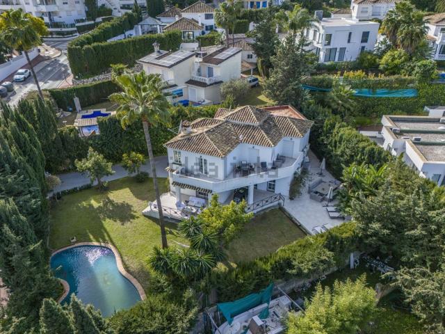 Chalet, Las Brisas, Marbella