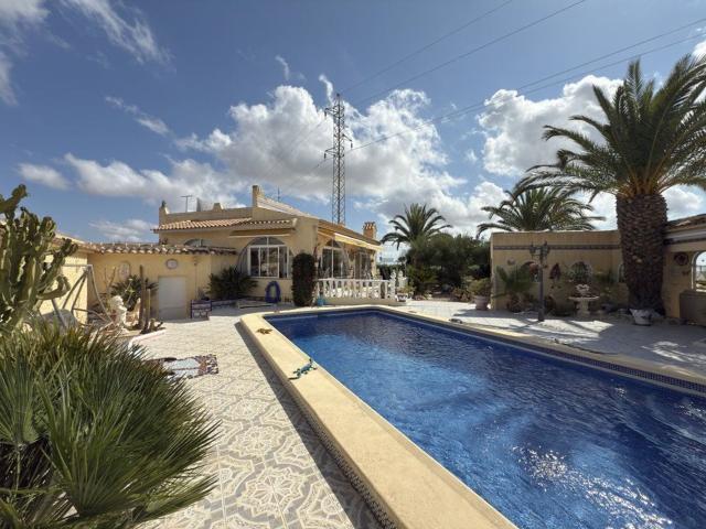 Chalet, Las Filipinas, Orihuela