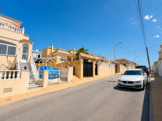Chalet, Las Filipinas, Orihuela