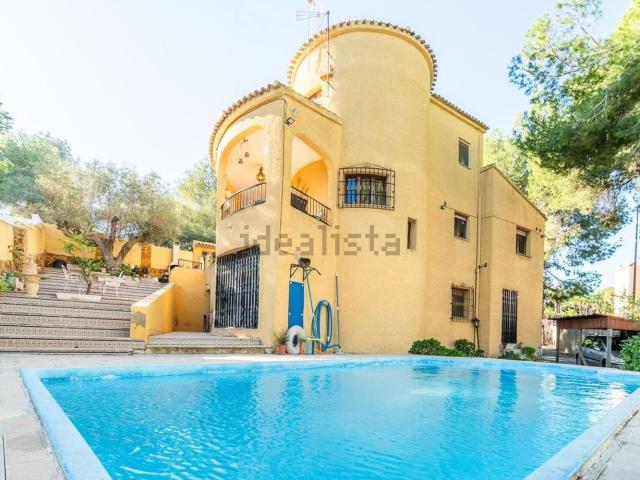 Chalet, Las Filipinas, Orihuela