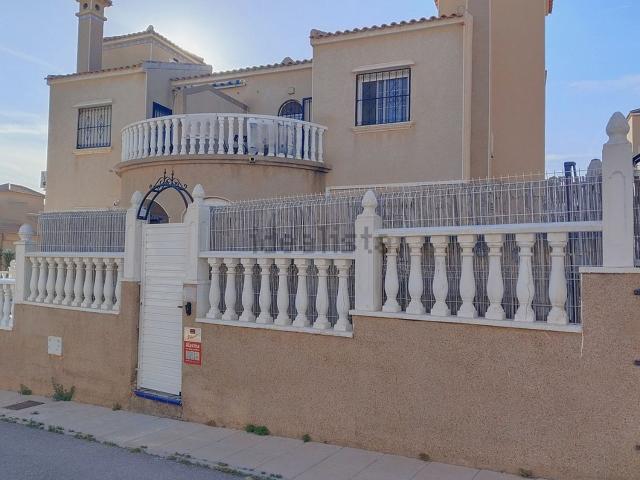 Chalet, Las Filipinas, Orihuela