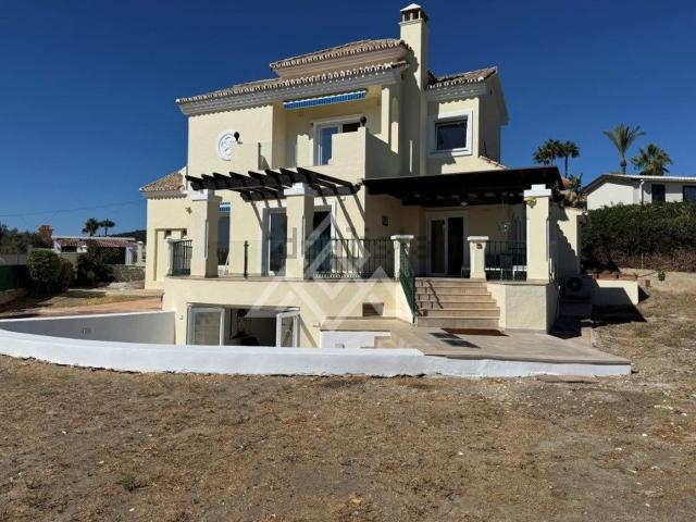 Chalet, Las Lomas, Estepona