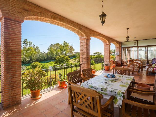 Chalet, Las Lomas, Estepona