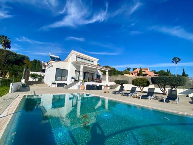 Chalet, Las Lomas, Estepona