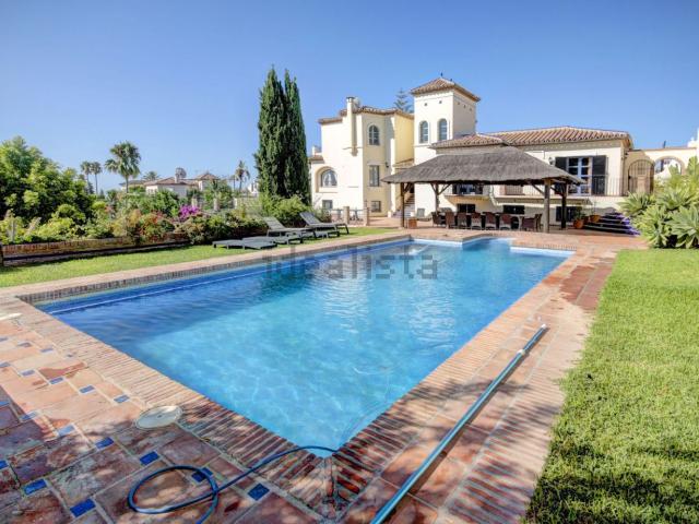 Chalet, Las Lomas, Estepona