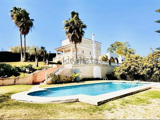 Chalet, Las Lomas, Estepona