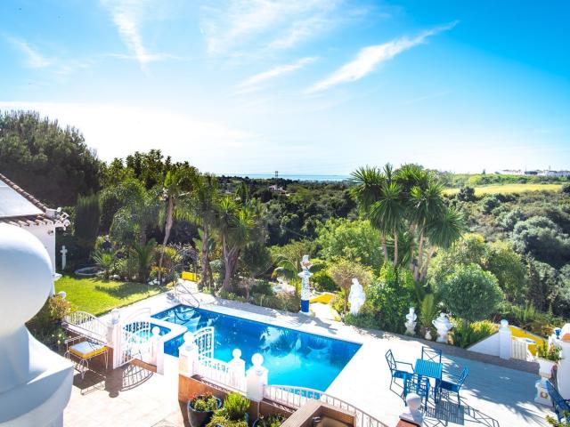 Chalet, Las Lomas, Estepona