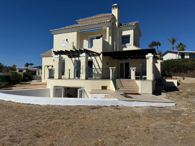 Chalet, Las Lomas, Estepona