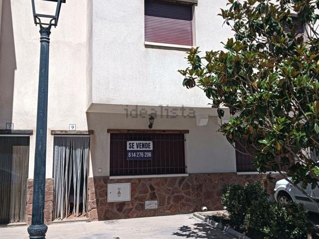 Chalet, Las Tres Villas