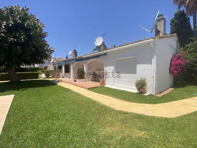 Chalet, Linda Vista Nueva Alcántara Cortijo Blanco, Marbella