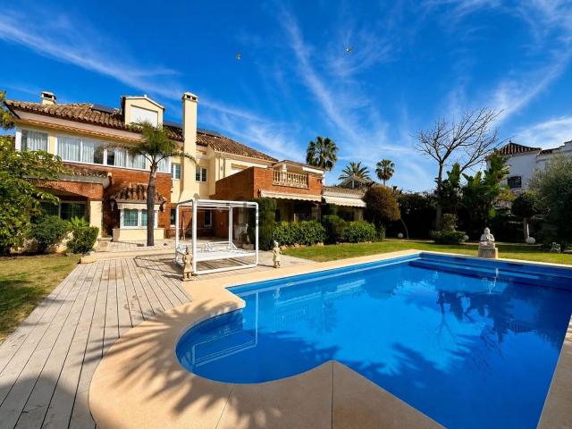 Chalet, Linda Vista Nueva Alcántara Cortijo Blanco, Marbella