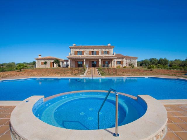 Chalet, Llucmajor