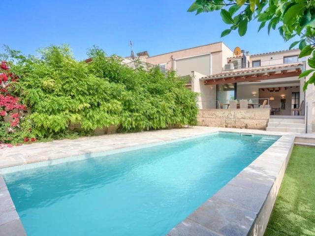 Chalet, Llubi