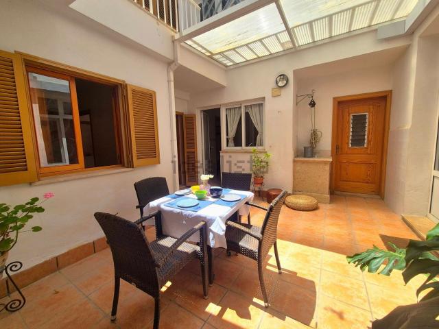 Chalet, Llubi