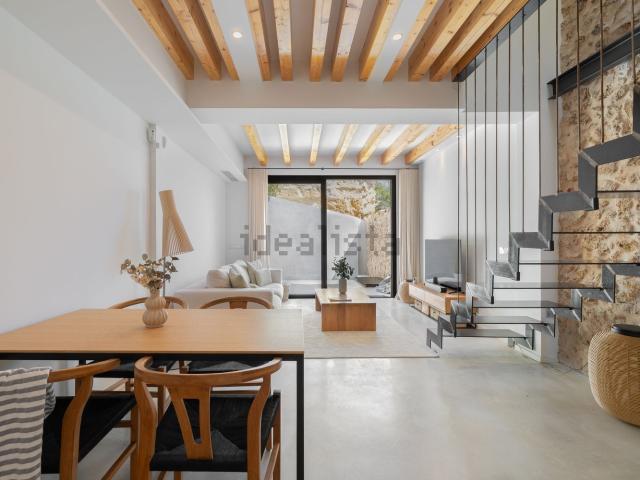 Chalet, Llubi