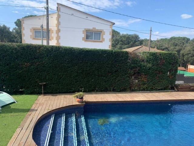 Chalet, Llagostera