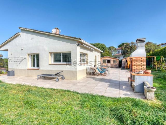 Chalet, Llagostera
